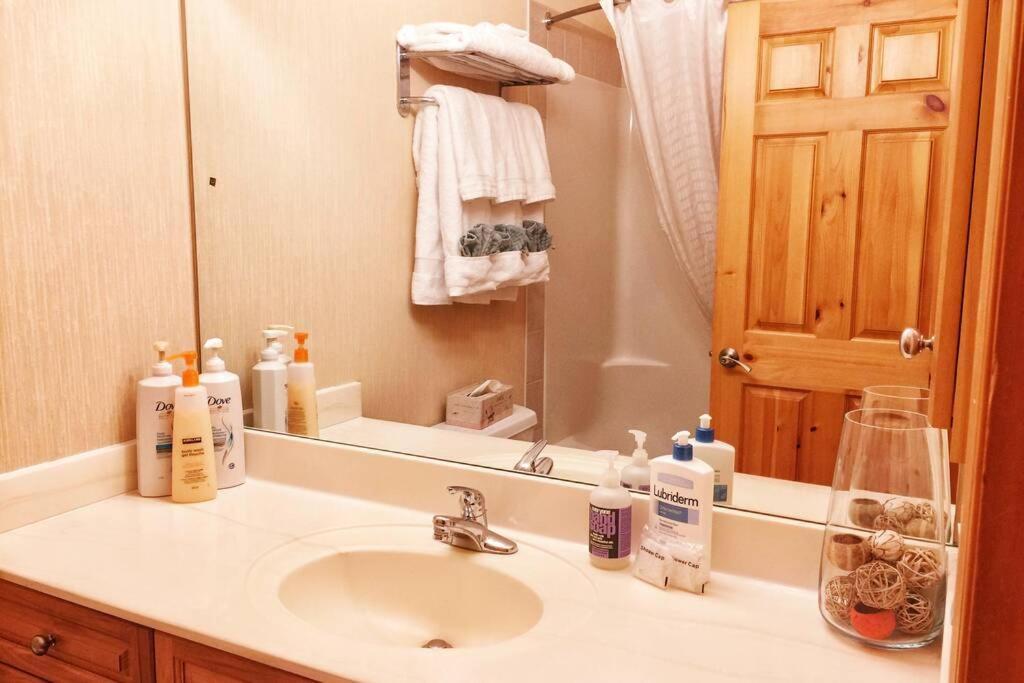 Mountainview -Privatechalet Sleep7- 5Min To Dt Vacation Home Canmore Exteriör bild